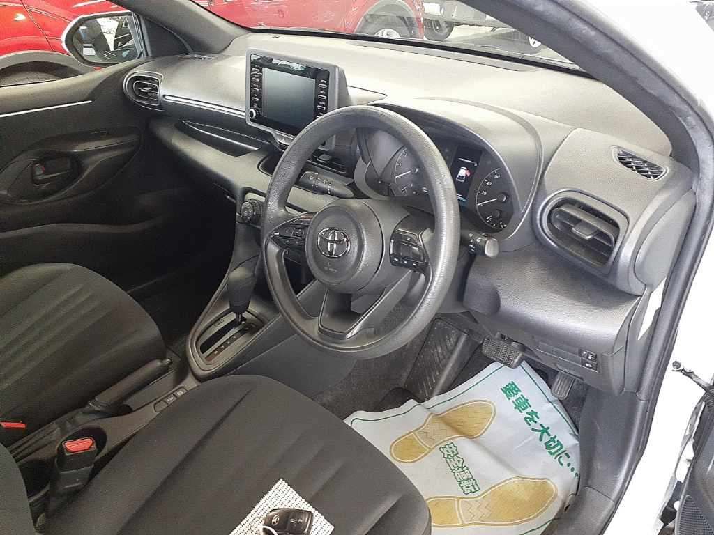 2023 Toyota Yaris X スマートエントリーパッケージ auction photo 9