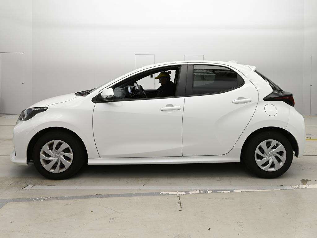 2023 Toyota Yaris X スマートエントリーパッケージ auction photo 4