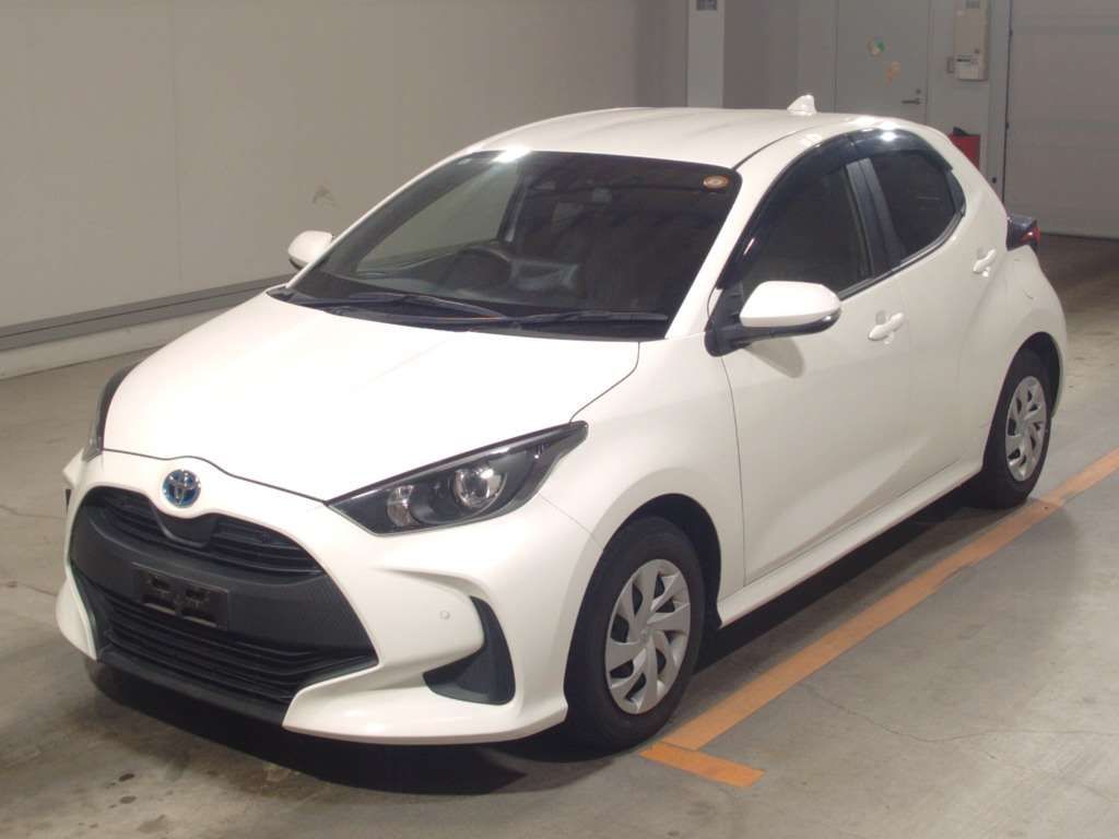 Japan Auction Vehicles 4 2021 Toyota Yaris ハイブリッドX auction photo