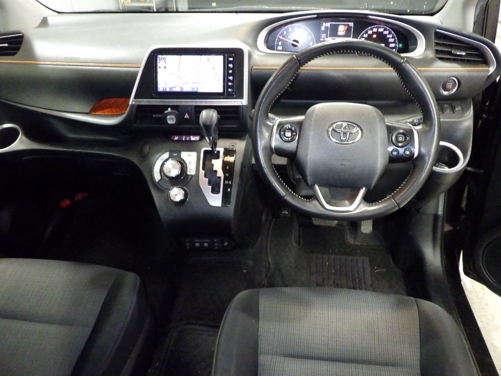 2021 Toyota Sienta G 7 people auction photo 3