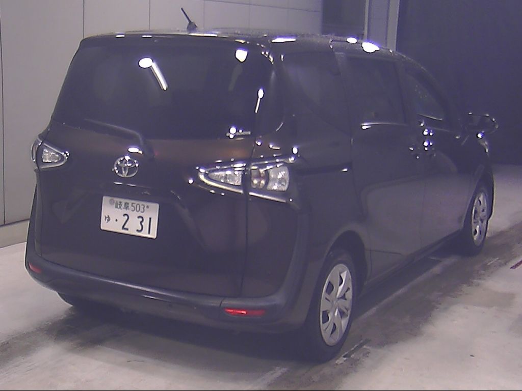 2021 Toyota Sienta G 7 people auction photo 2