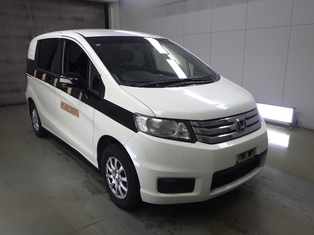 2012 Honda Freed Spike 4WD G Japan auction vehicle