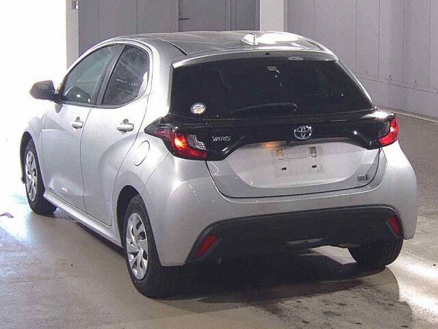 2022 Toyota Yaris Hybrid X auction photo 2