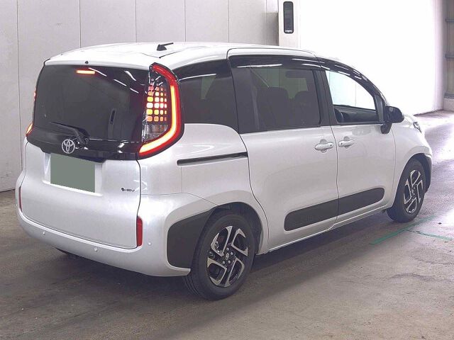2026 Toyota Sienta ハイブリッドZ auction photo 5
