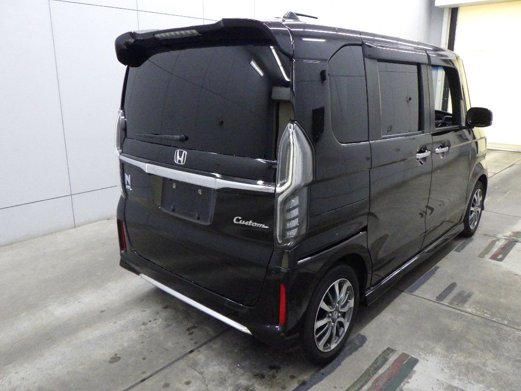 2021 Honda N-BOX カスタムL auction photo 2