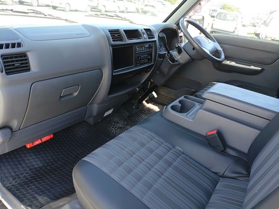 2016 Mazda ボンゴ auction photo 16