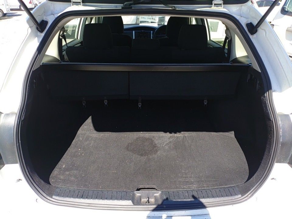 2016 Toyota Corolla Fielder auction photo 8