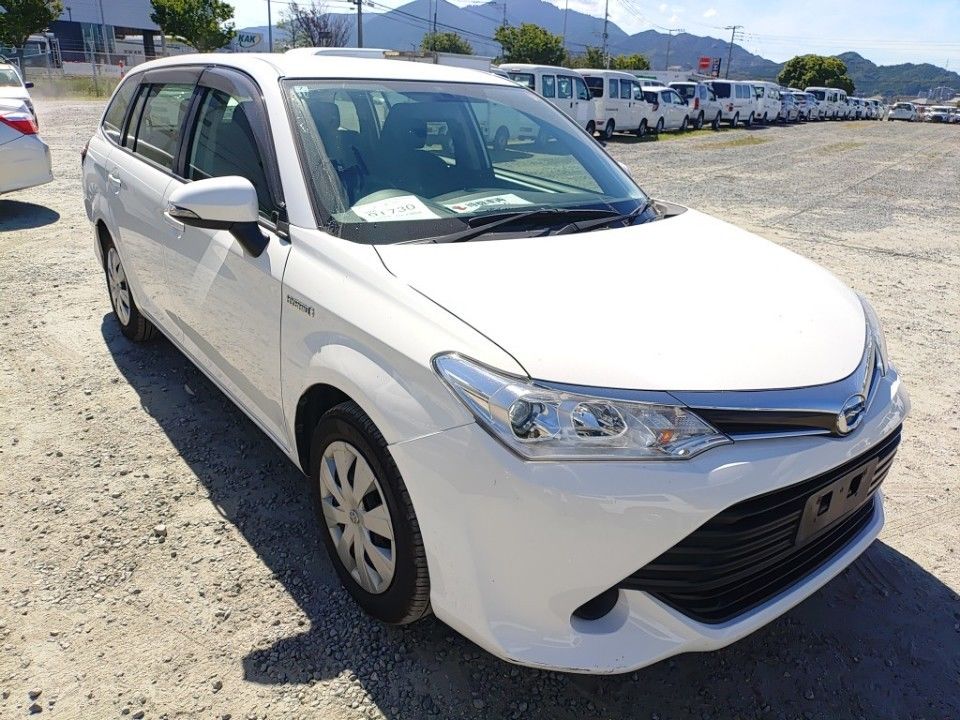 2016 Toyota Corolla Fielder auction photo 4
