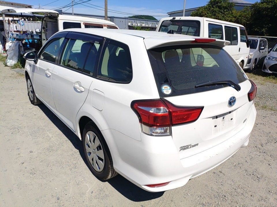 2016 Toyota Corolla Fielder auction photo 6