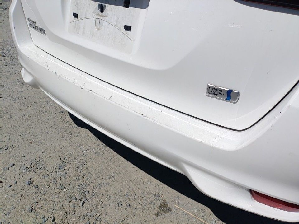 2016 Toyota Corolla Fielder auction photo 24