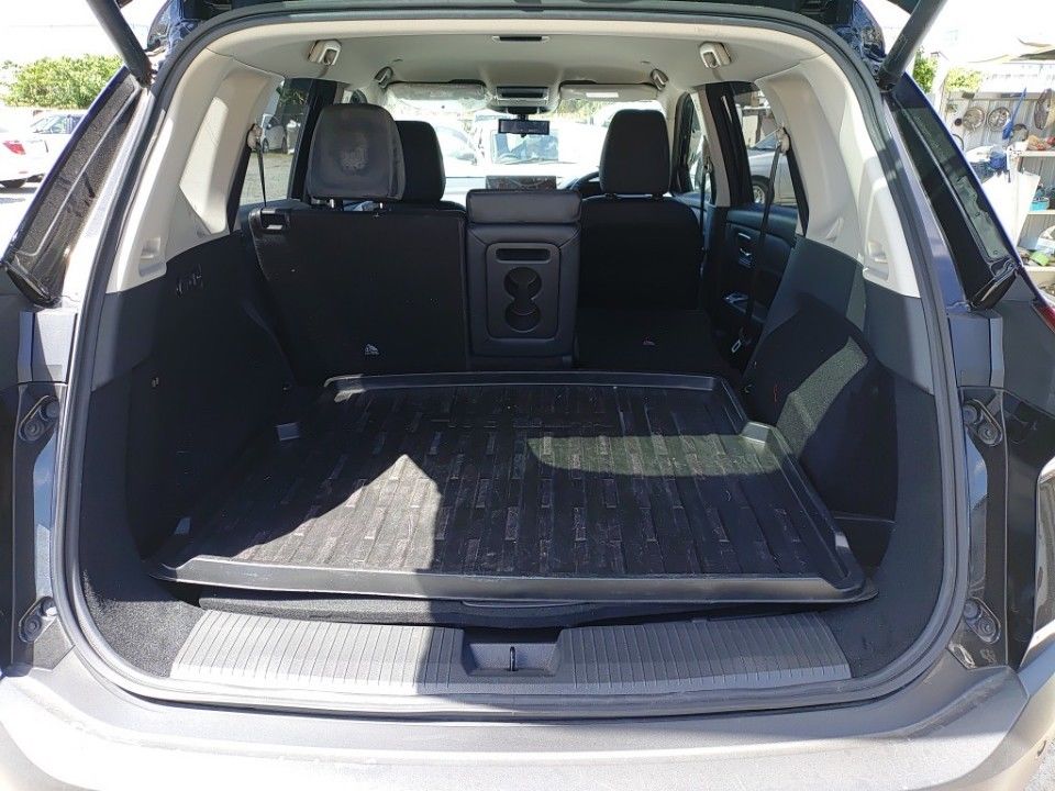 2022 Nissan X-Trail auction photo 8