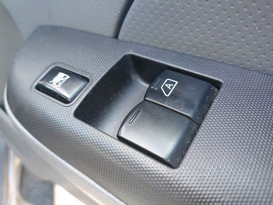 2012 Nissan NV350 Caravan auction photo 14