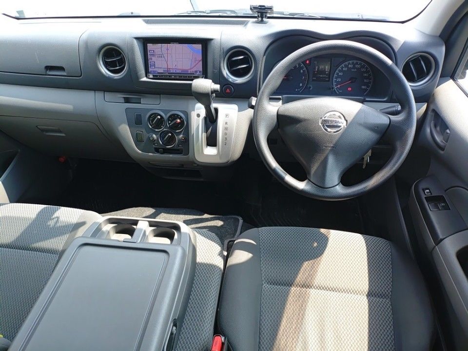 2012 Nissan NV350 Caravan auction photo 3