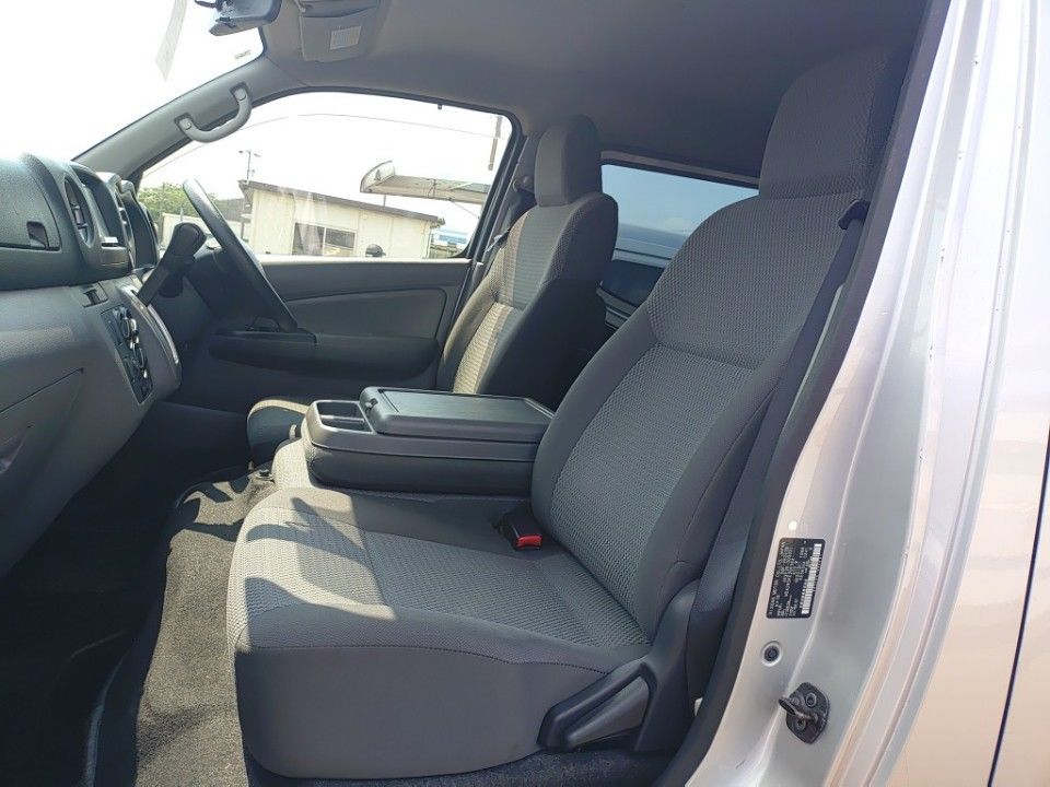 2012 Nissan NV350 Caravan auction photo 16
