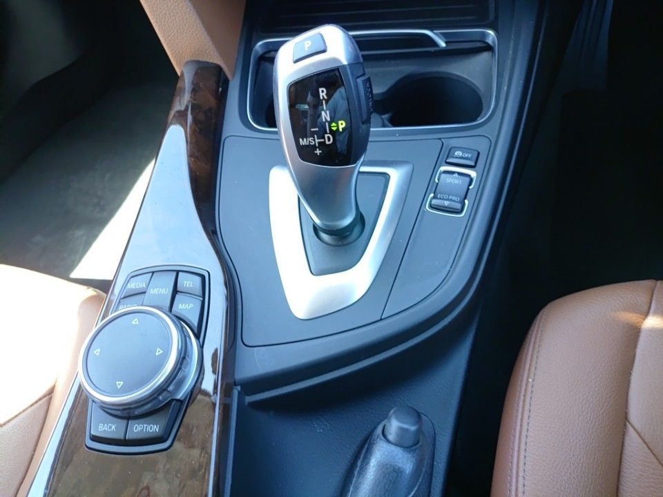 2016 BMW 3 Series auction photo 12