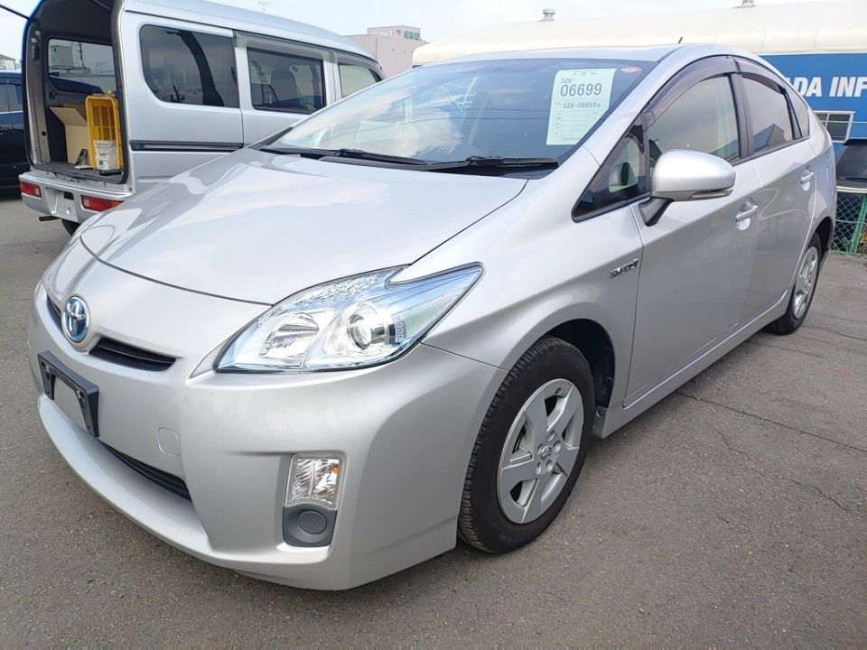 2011 Toyota Prius Japan auction vehicle