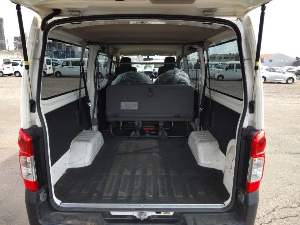 2014 Nissan NV350 Caravan auction photo 8