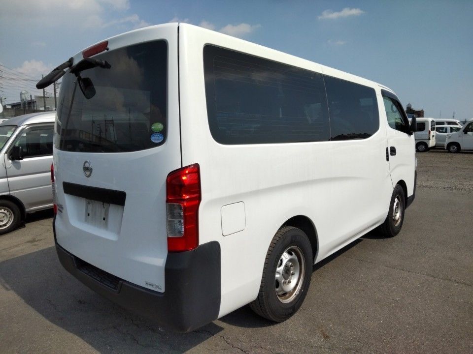 2014 Nissan NV350 Caravan auction photo 2