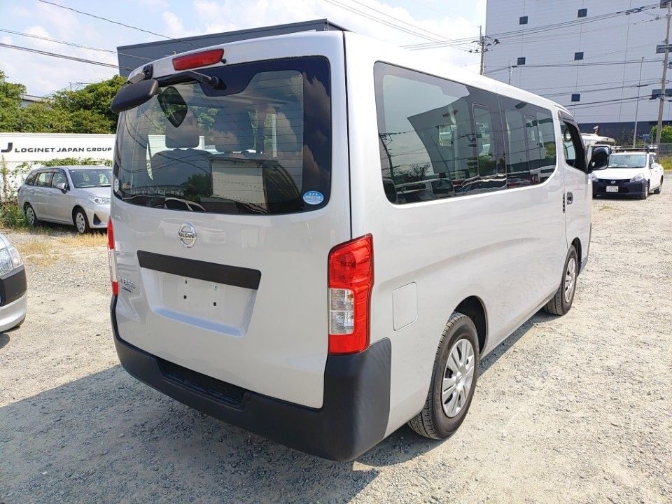 2013 Nissan NV350 Caravan auction photo 2