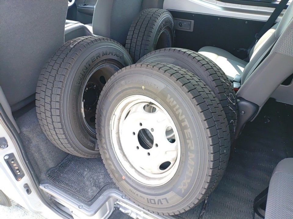 2013 Nissan NV350 Caravan auction photo 19
