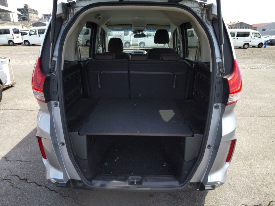 2021 Honda フリード + auction photo 8
