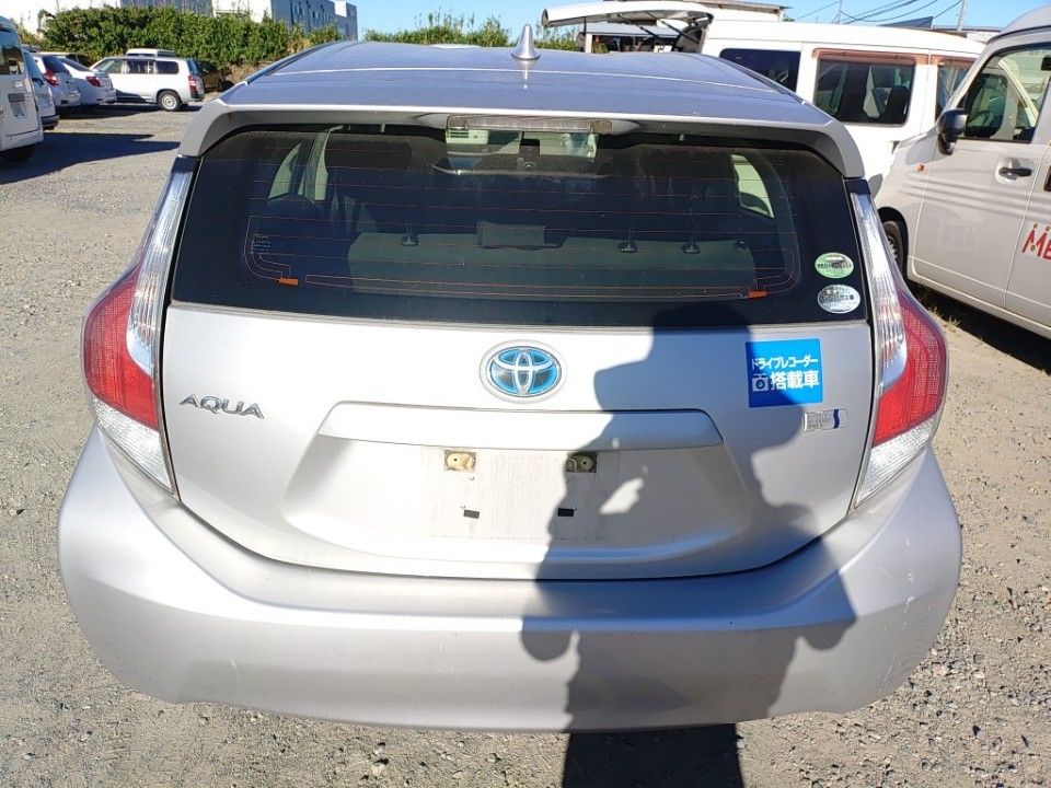 2015 Toyota Aqua auction photo 5