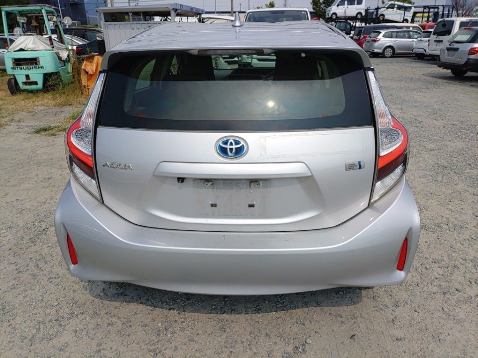 2022 Toyota Aqua auction photo 5