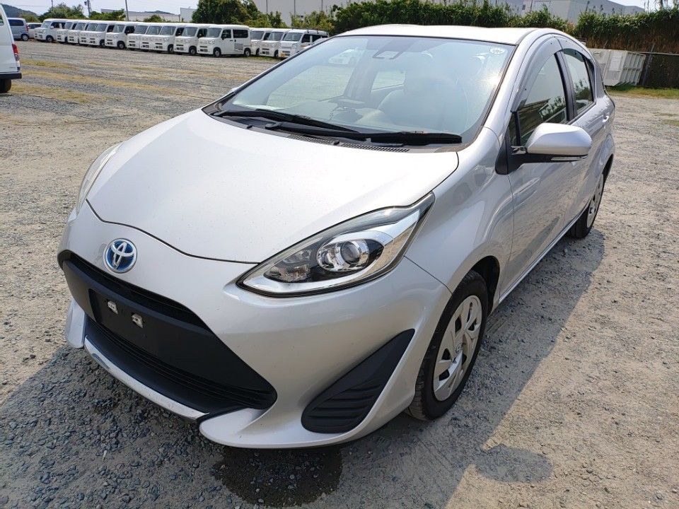 2022 Toyota Aqua Japan auction vehicle
