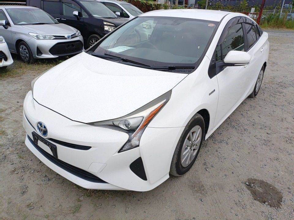 2016 Toyota Prius Japan auction vehicle