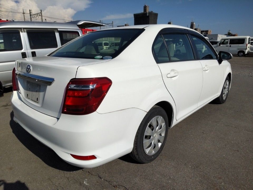 2016 Toyota カローラ アクシオ auction photo 2