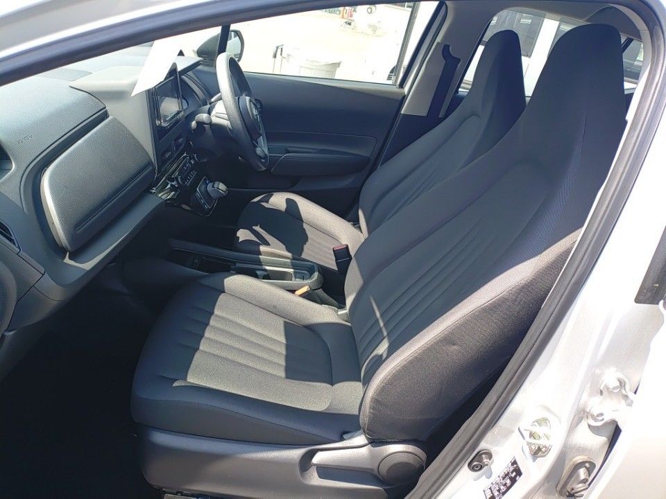 2023 Toyota Aqua auction photo 16