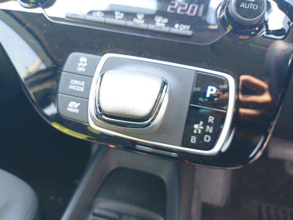 2023 Toyota Aqua auction photo 12