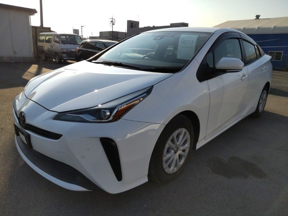 2021 Toyota Prius selected Japan auction vehicle