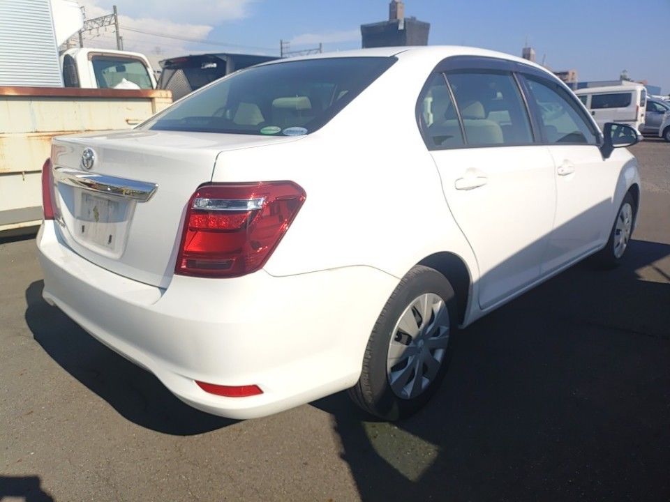 2016 Toyota カローラ アクシオ auction photo 2
