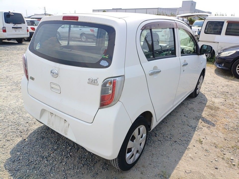 2013 Daihatsu Mira e:S auction photo 2