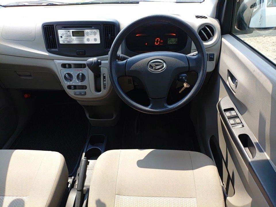 2013 Daihatsu Mira e:S auction photo 3
