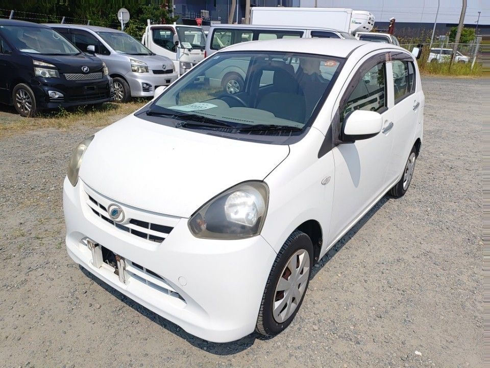 2013 Daihatsu Mira e:S Japan auction vehicle