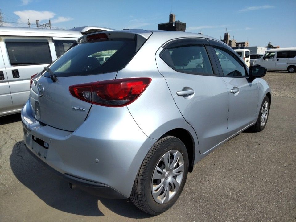 2021 Mazda Mazda2 auction photo 2