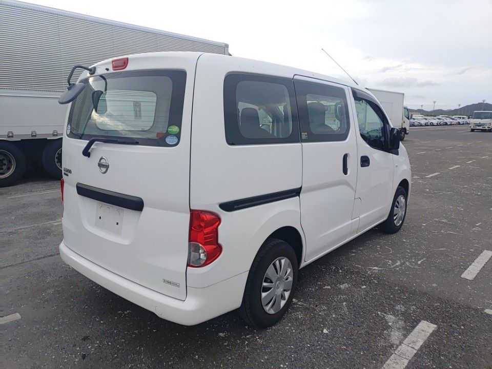 2017 Nissan NV200 Vanette auction photo 2